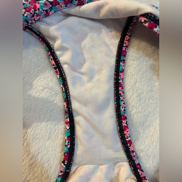 Brand New Floral Roxy Bikini Bottoms - Picture 2 of 4